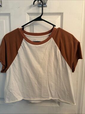 Aerie Women's Two-Tone Raglan Short Sleeve Tee - White and Brown